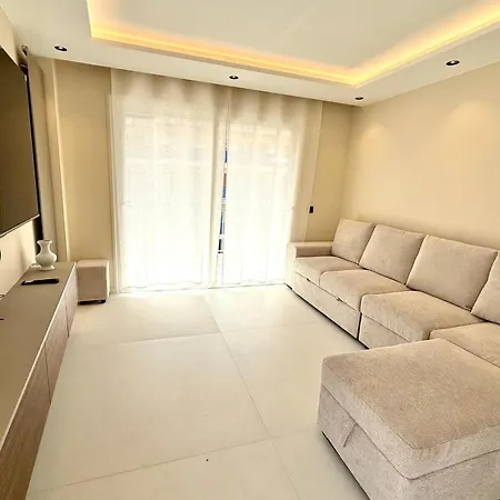 - Sleeps 4 - Air Conditioning And Wi-fi Casa vacanze Golfe Juan