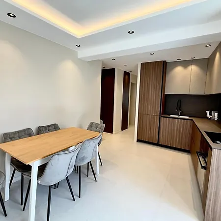 Casa vacanze - Sleeps 4 - Air Conditioning And Wi-fi *