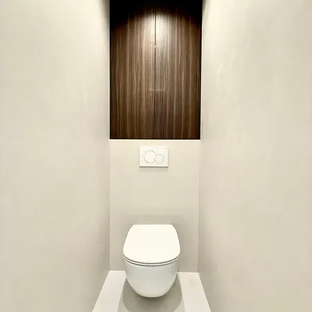 - Sleeps 4 - Air Conditioning And Wi-fi